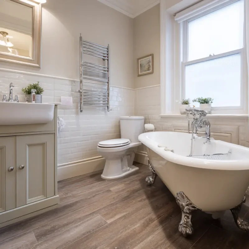 davidc3157_Traditional_bathroom_interior_in_a_Ayr_home_cl_faaa63db-0f03-404c-be50-fd466f8c4aa8_3